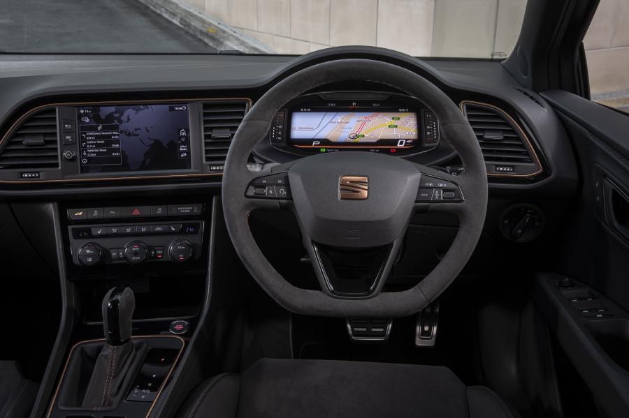 Торпедо Seat Leon Cupra R ST (5F) 2019 года  (UK) (фото 32 из 40)